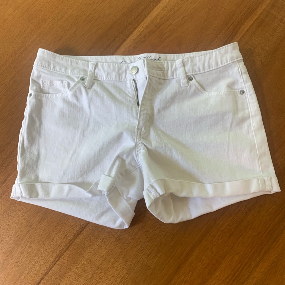 White shorts, size 8